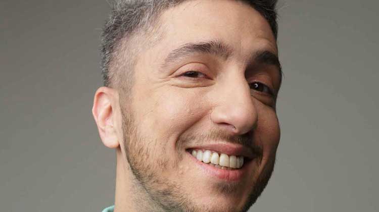 ¿Cómo contratar a Jey Mammón?