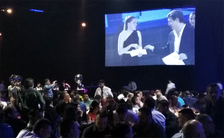 Contratar artistas para eventos empresariales y corporativos