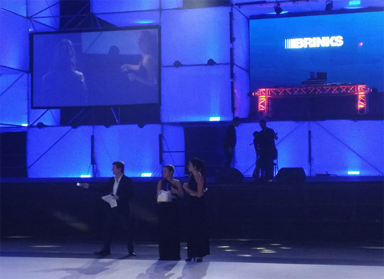 Contratar artistas para eventos empresariales y corporativos