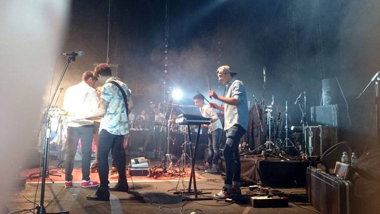 Contratar a Migrantes