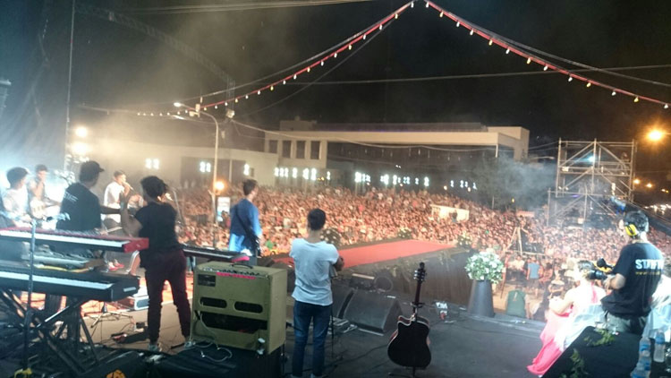 Contratar a Migrantes