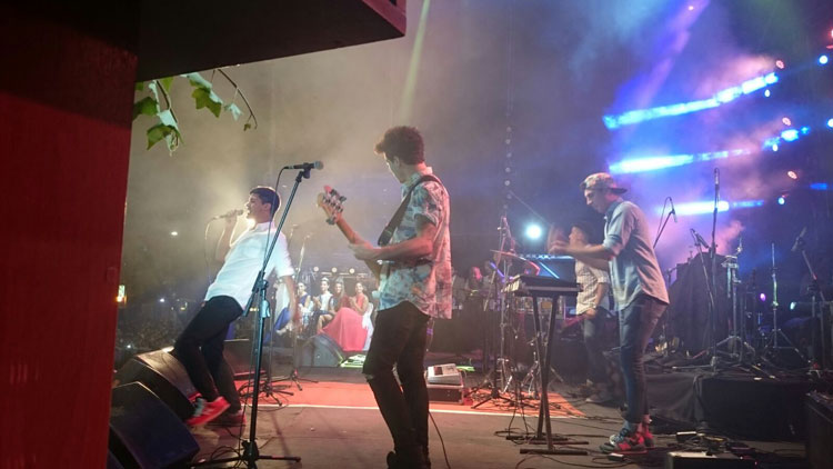 Contratar a Migrantes