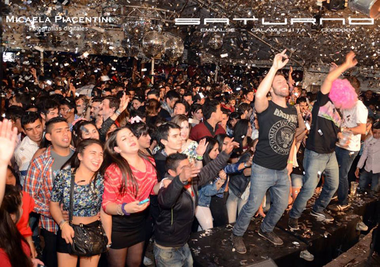 Contratar a Migrantes