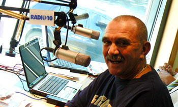 Contratar a Rolando Hanglin