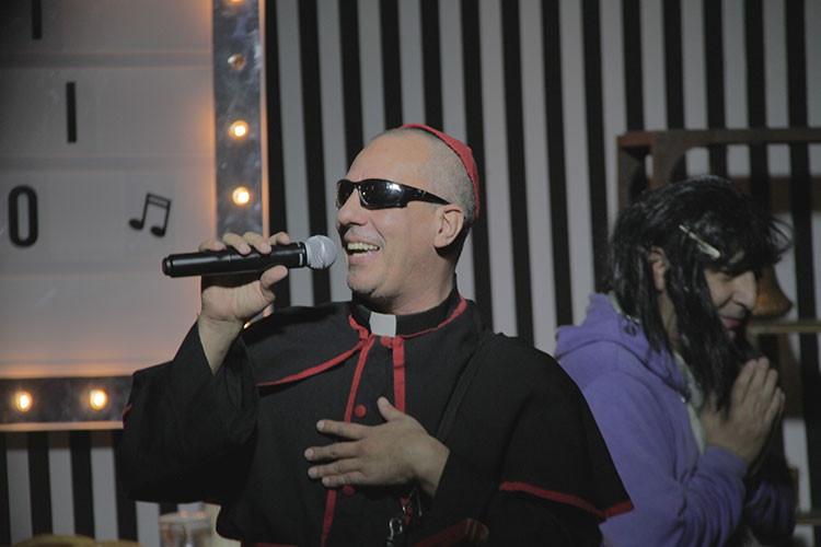 Contratar a Yayo y Humoristas