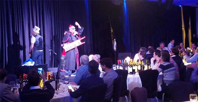 Contratar Humoristas