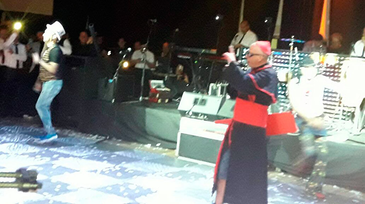 Contratar a los humoristas de Sin Codificar