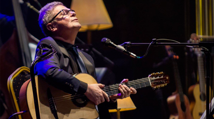 Contratar a Gustavo Santaolalla