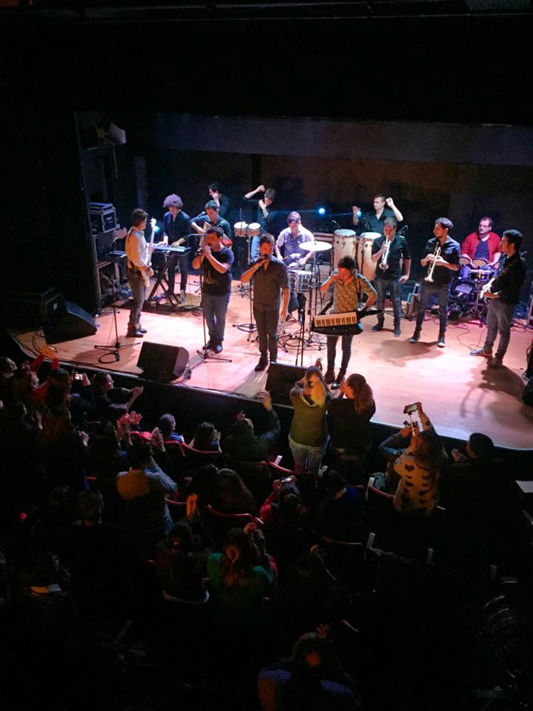 Los Totora en el Teatro Carreras de Mar del Plata