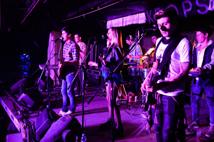 Migrantes en Keops, Carlos Paz