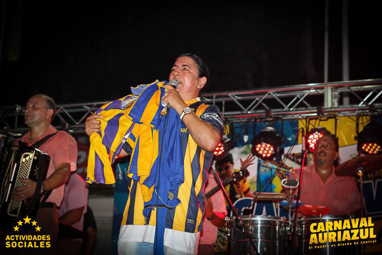 Mario Pereyra en la Choripaneada Gigante del Carnaval Auriazul