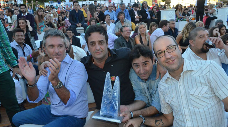 Peligro Sin Codificar ganador del Premio Carlos 2015!