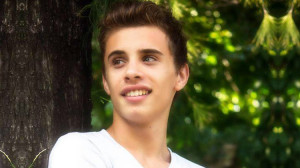 Contratación de Tupac Larriera