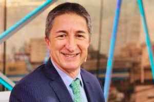 Contratar a Adrián Ventura
