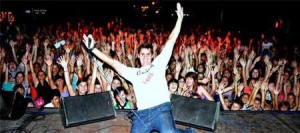 Contratar a Ariel de Grupo Comanche