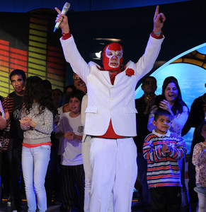 contratar a yayo cantante enmascarado