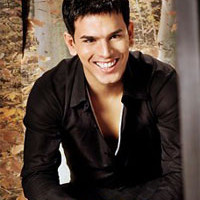 Contratar a Tito El Bambino