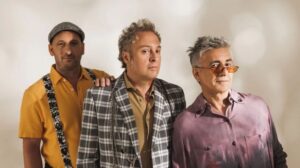 contratar a los tipitos